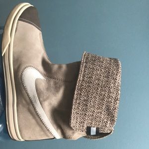 Men's Nike Sz 12 Suede Leather Athletic Boots